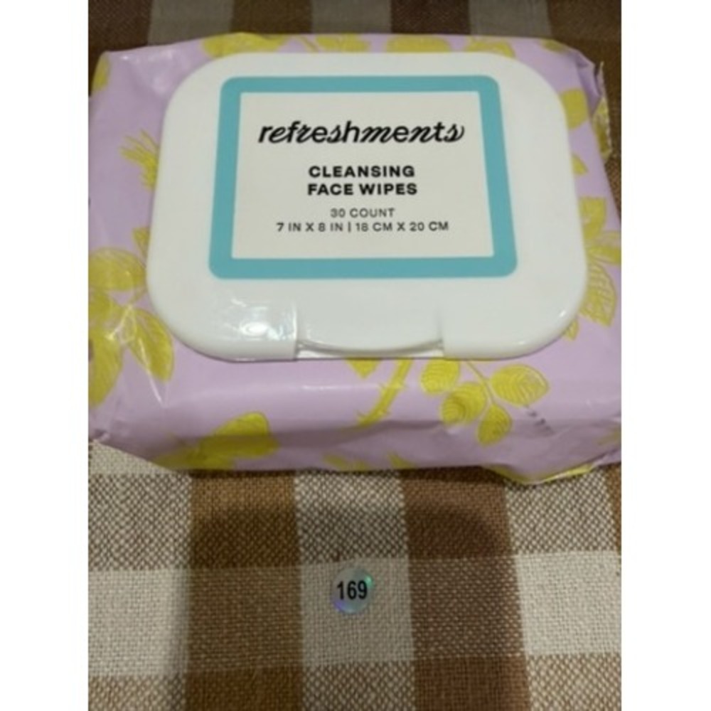 Refreshments Cleansing Face Wipes 30 Count Makeup Remover 7x8 Inch New